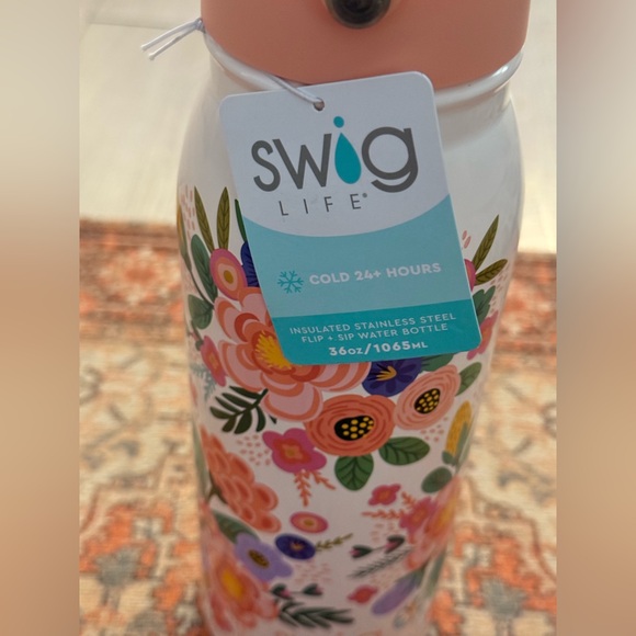 Brand New Swig Life Full Bloom Flip + Sip 36oz Tumbler - Picture 5 of 11